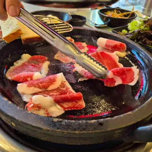 꾸석지돌판한우 사진