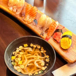 아지쿠라 대표 사진