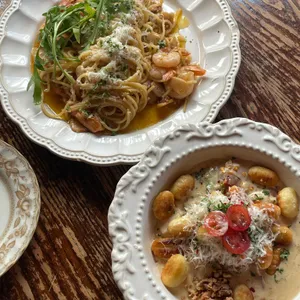 버건디 대표 사진