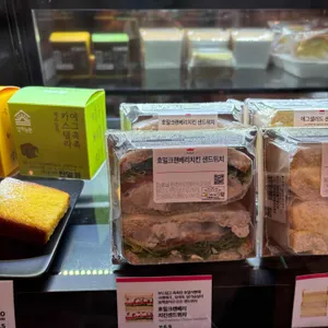 폴 바셋 리뷰 사진