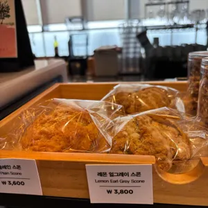 폴 바셋 리뷰 사진