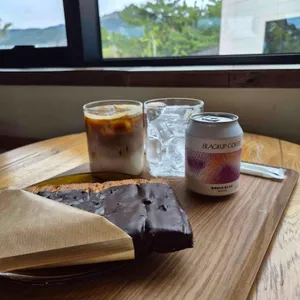 블랙업커피 사진 2