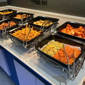 다이닝원 사진 1