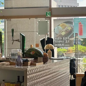 콤바크 리뷰 사진
