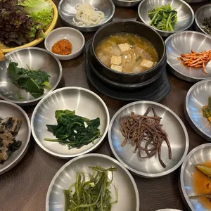 굴뚝가마솥한정식 사진