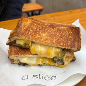 A SLICE 대표 사진