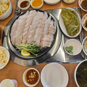 속초오징어어시장 대표 사진