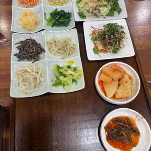 어울림돌솥밥 사진