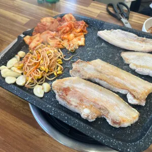 행운삼겹살 사진 1