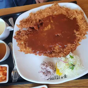 홍익돈까스 사진 1