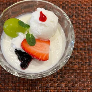 Red Moon 대표 사진