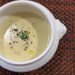 Red Moon 대표 사진