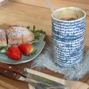 옅은색과 조각들 사진