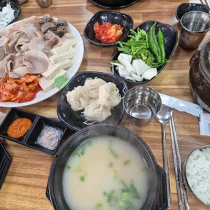 영진돼지국밥 사진