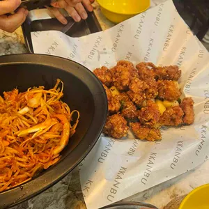 깐부치킨 사진 1