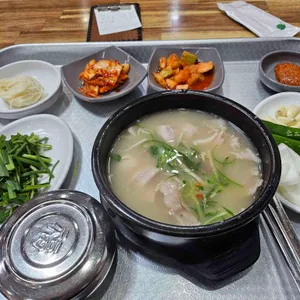 수영 돼지국밥 대표 사진