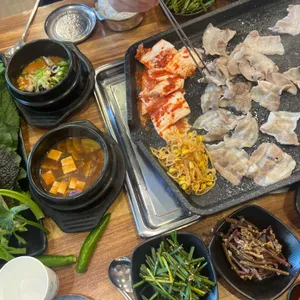옥돌정쌈밥 사진 1