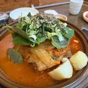 엄마손 묵은지와감자탕 사진 1