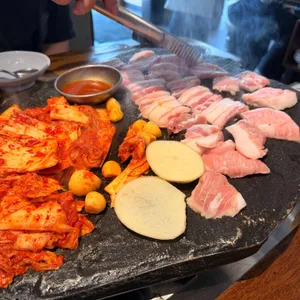 석암생소금구이 사진 1