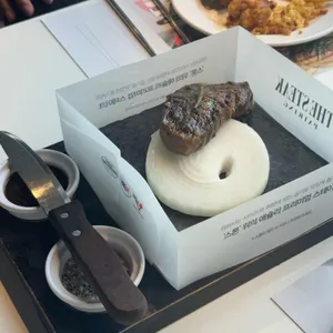 애슐리퀸즈 대표 사진