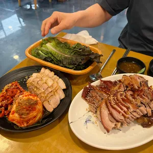 오가네족발 사진