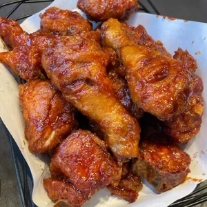 교촌치킨 사진