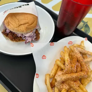 롸카두들 내쉬빌 핫치킨 대표 사진