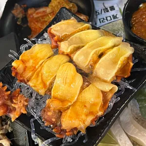 청춘종합어시장 사진
