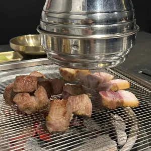 돈그리아 대표 사진
