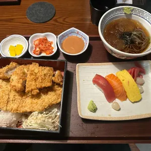 이자카야나무 사진