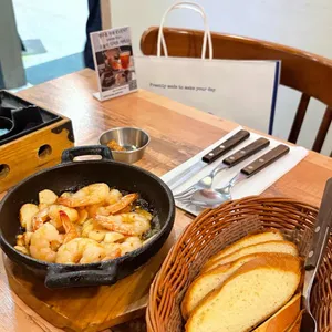 트라가 대표 사진