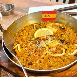 트라가 대표 사진