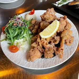 더쿠라 대표 사진