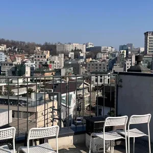 카페 레이아웃 대표 사진