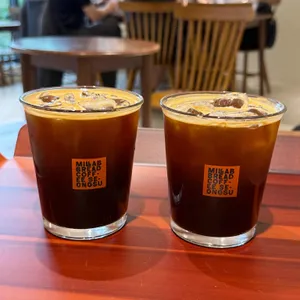 밀랍 커피앤베이커리 사진 2