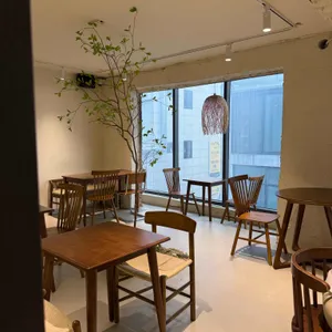 밀랍 커피앤베이커리 리뷰 사진