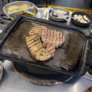 옹녀참숯생고기전문점 대표 사진