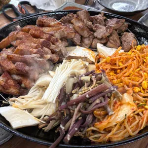 육개월 대표 사진