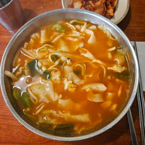 얼큰한 조벡이 수제비 사진