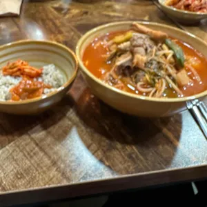이유간 백년칼국수 대표 사진