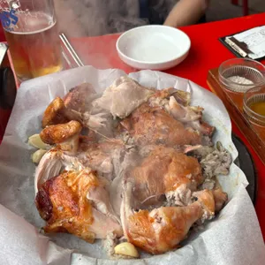 참나무숯불통닭 사진 1