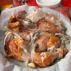 참나무숯불통닭 대표 사진
