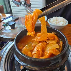 동학사 초가집 사진 1