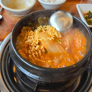 동학사 초가집 사진