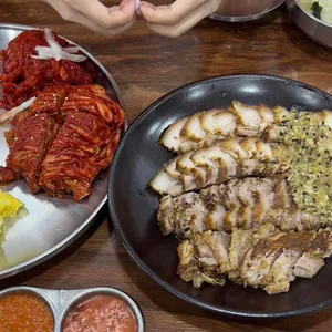 장수마늘보쌈 대표 사진