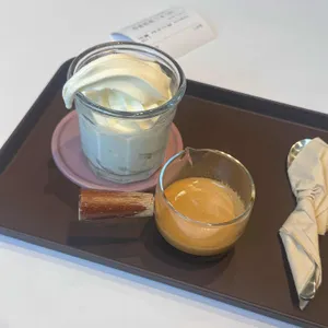 위켄드 커피 대표 사진