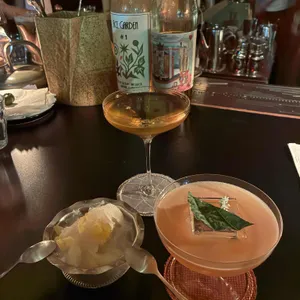 웨스트윙 에이스포클럽 사진