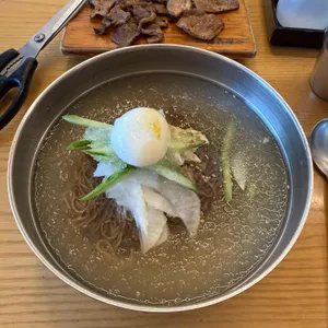 육쌈냉면 사진