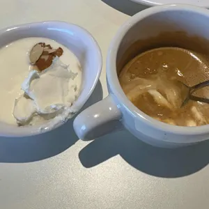 애슐리퀸즈 대표 사진