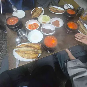 어머니와고등어 사진